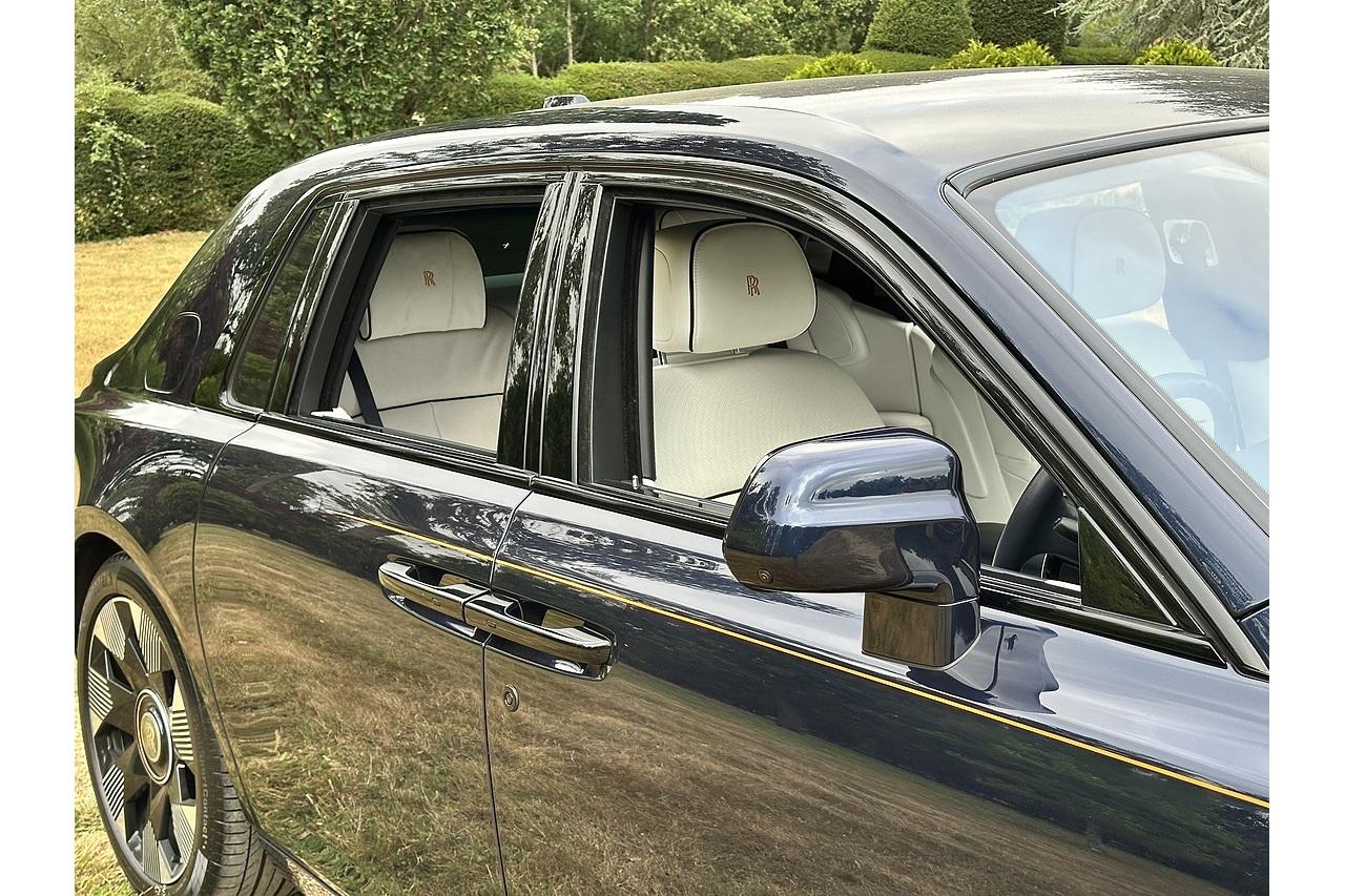Rolls - Royce Phantom V12