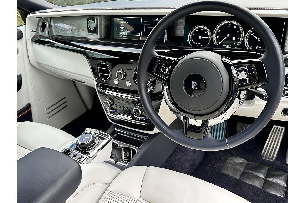 Rolls - Royce Phantom V12