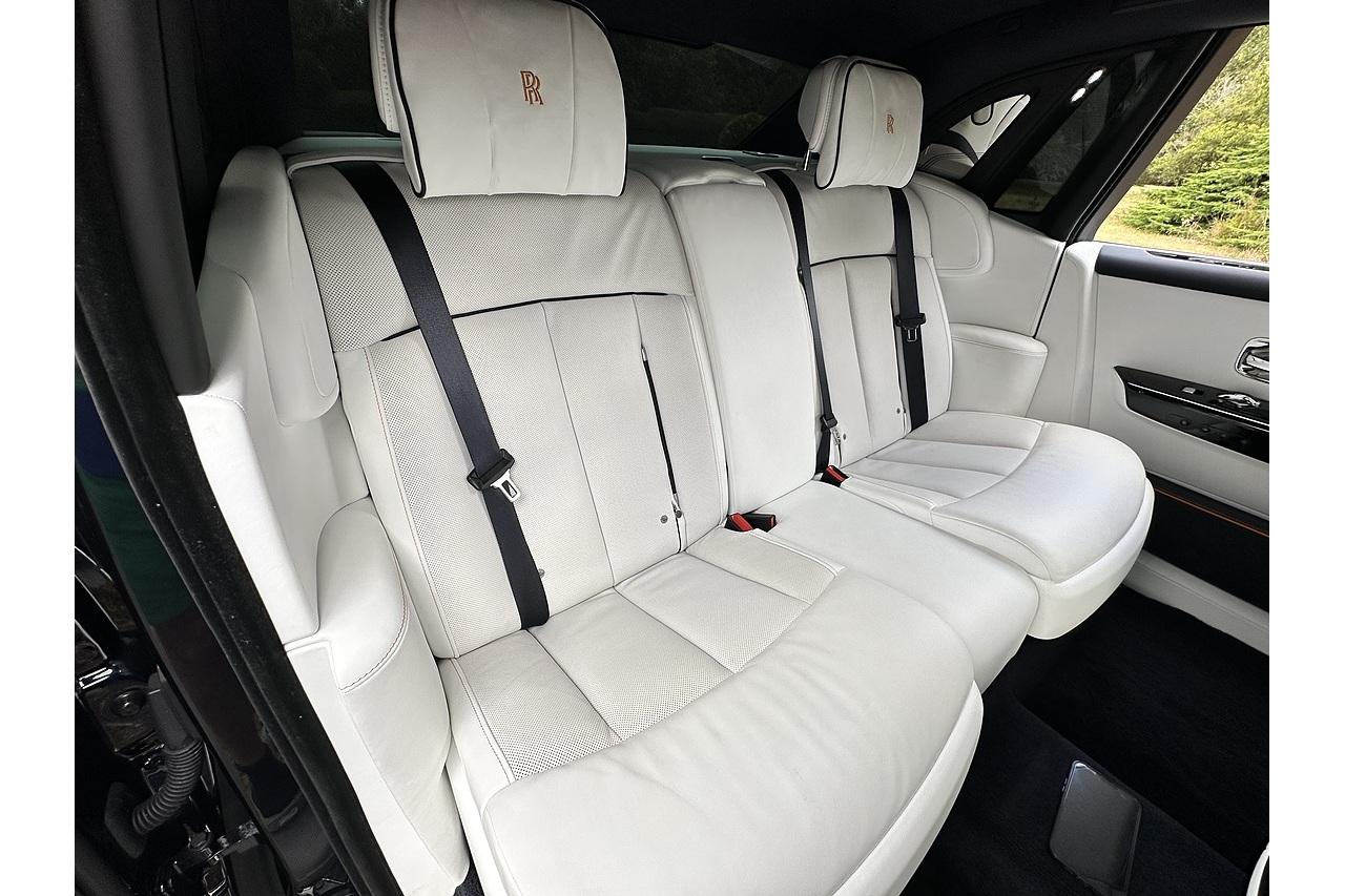 Rolls - Royce Phantom V12