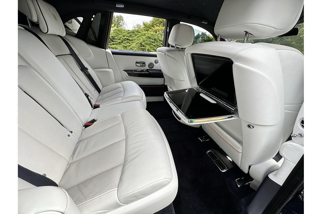 Rolls - Royce Phantom V12
