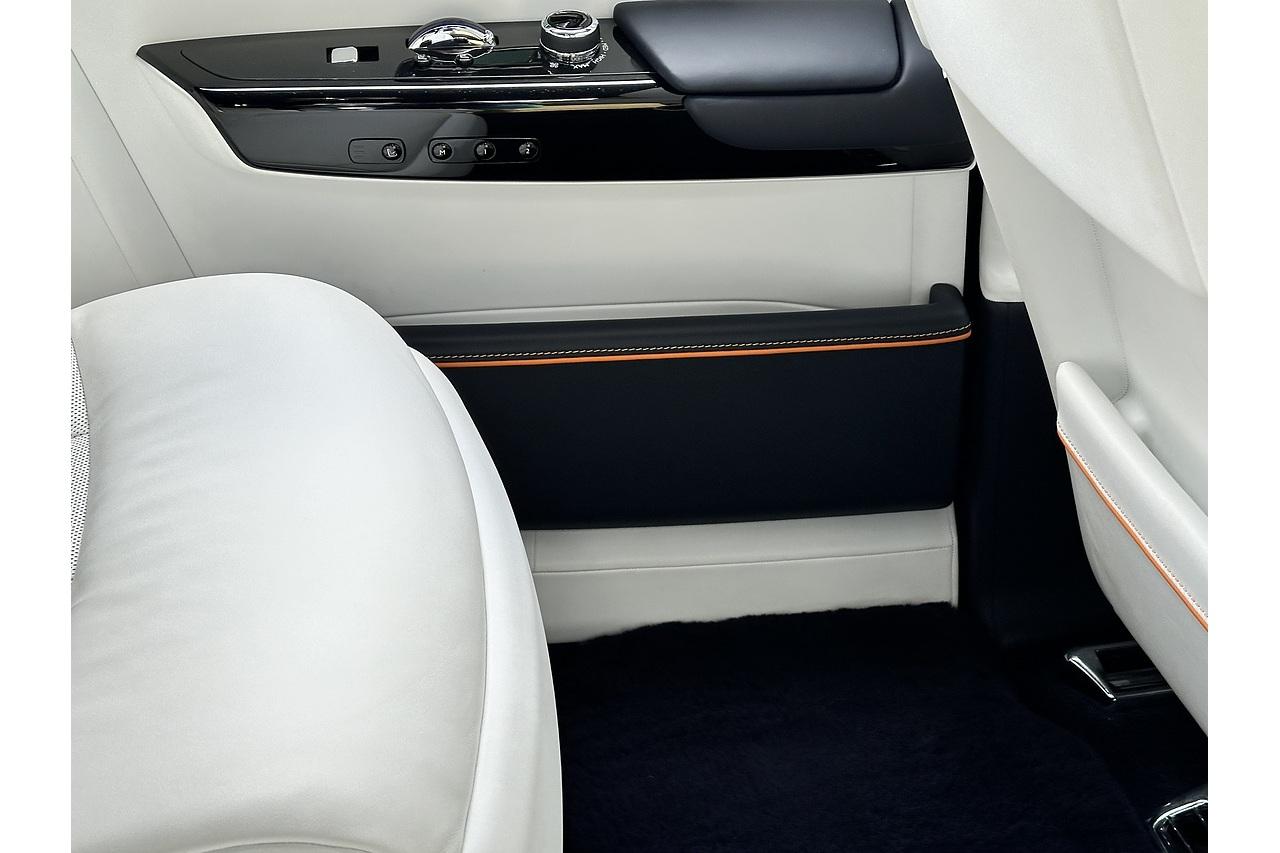 Rolls - Royce Phantom V12