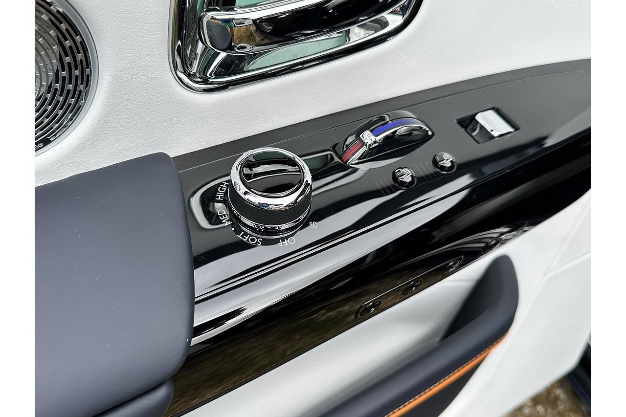 Rolls - Royce Phantom V12