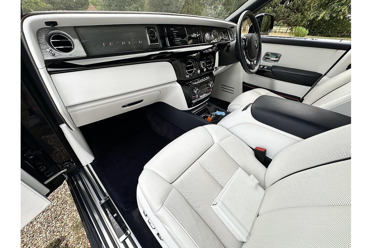 Rolls - Royce Phantom V12