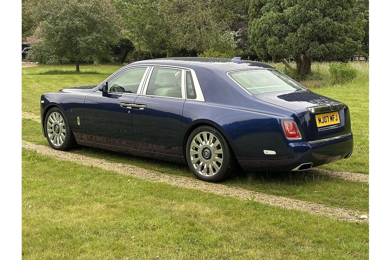 Rolls - Royce Phantom V12