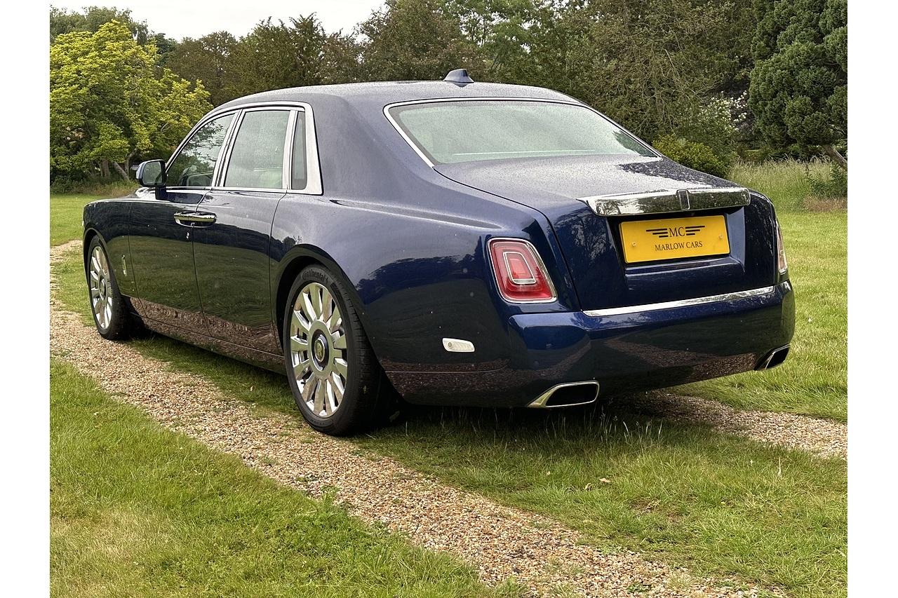 Rolls - Royce Phantom V12