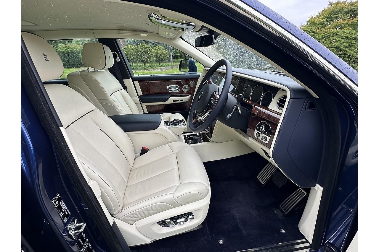 Rolls - Royce Phantom V12