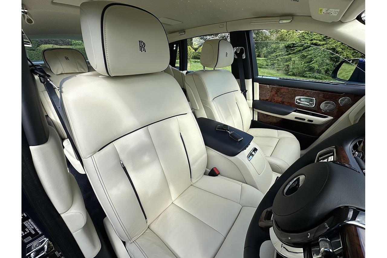 Rolls - Royce Phantom V12