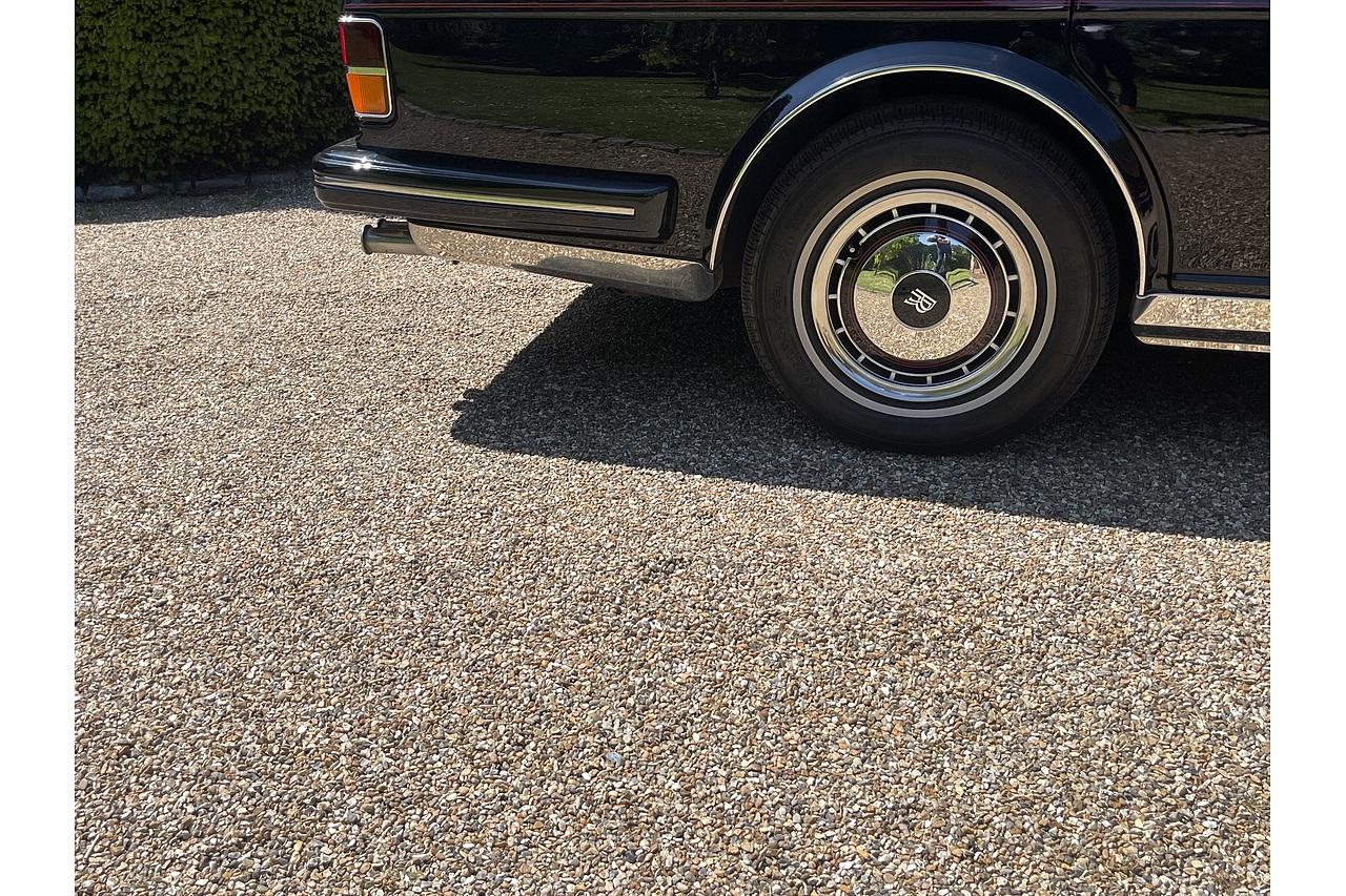 Rolls - Royce Silver Spirit 6 Door stretch limo