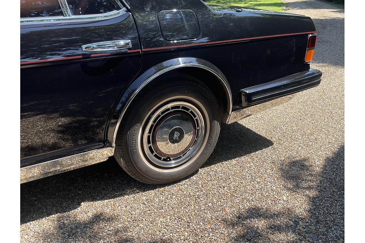 Rolls - Royce Silver Spirit 6 Door stretch limo