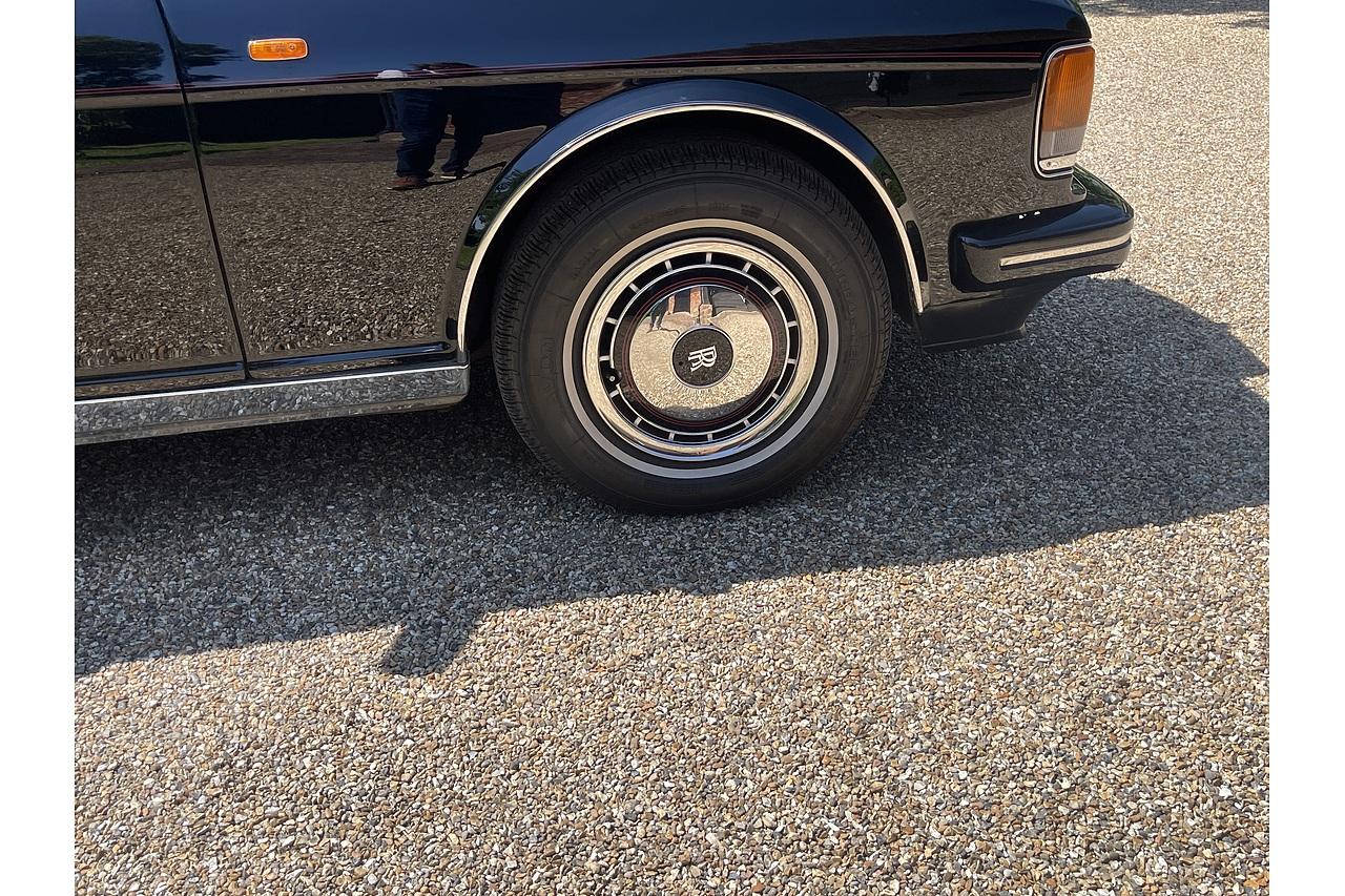 Rolls - Royce Silver Spirit 6 Door stretch limo