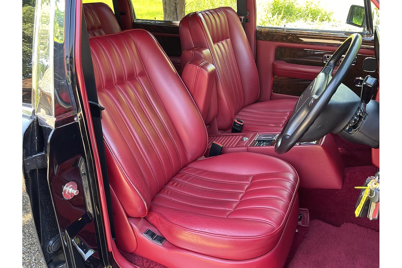 Rolls - Royce Silver Spirit 6 Door stretch limo