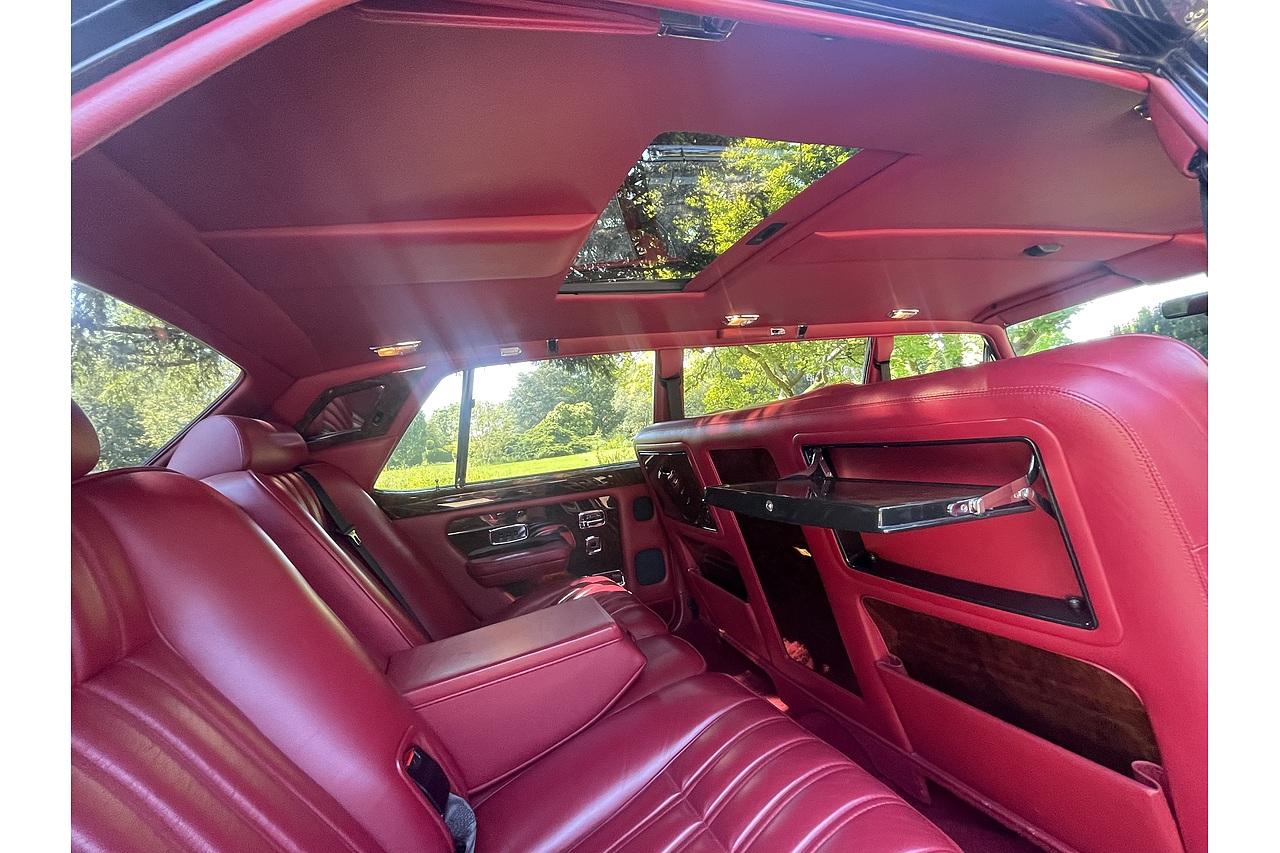 Rolls - Royce Silver Spirit 6 Door stretch limo