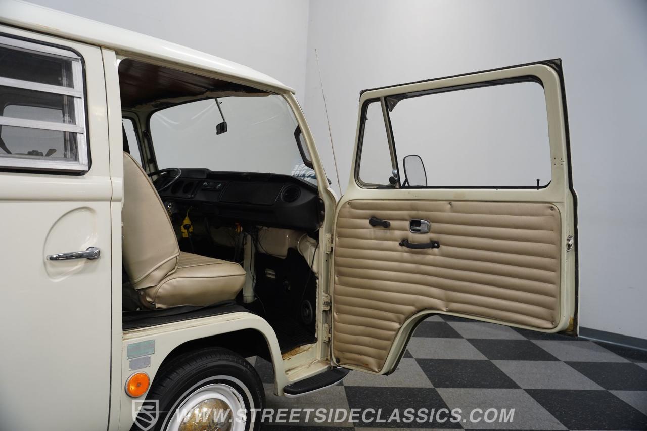 1968 Volkswagen Type 2 Westfalia Campmobile