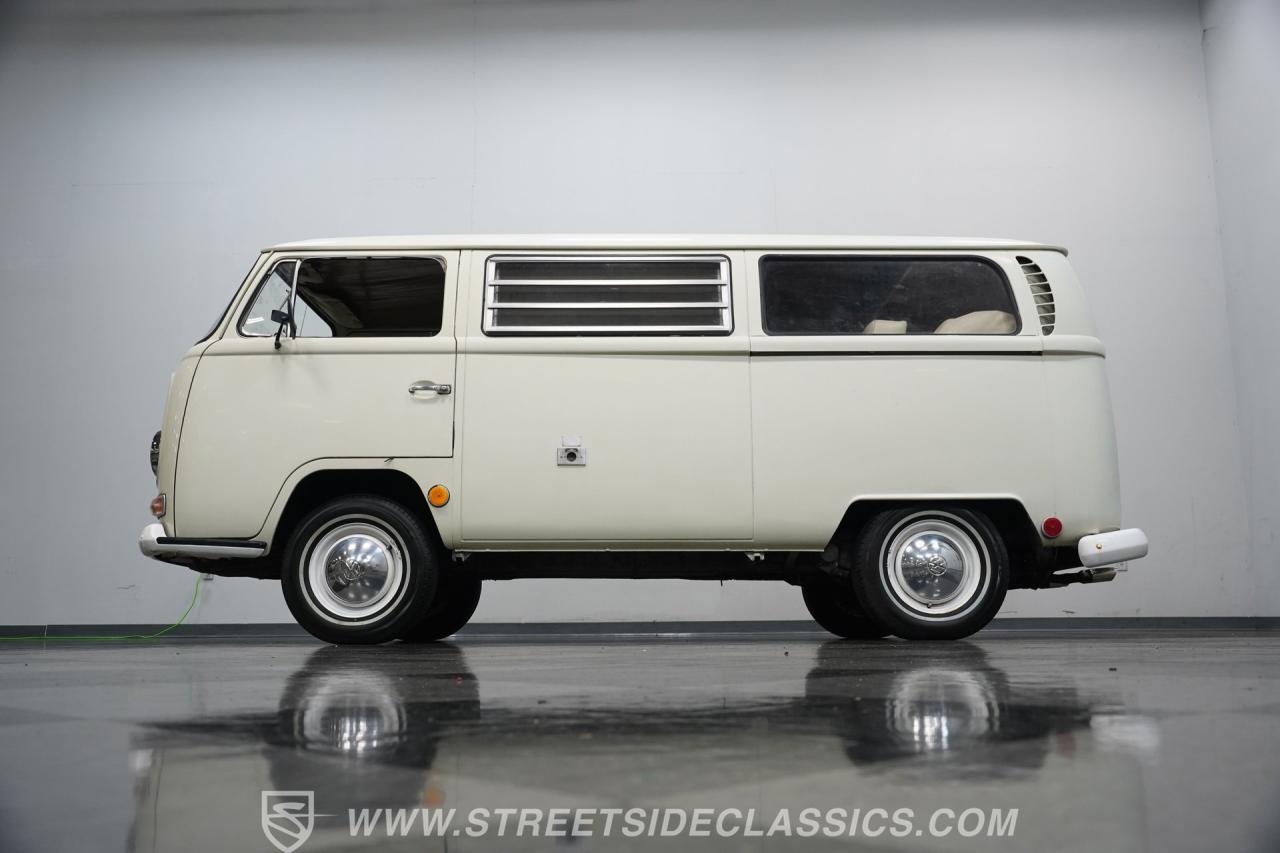 1968 Volkswagen Type 2 Westfalia Campmobile