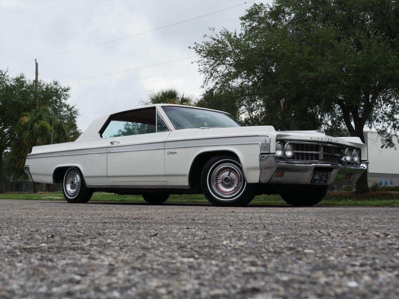1963 Oldsmobile Starfire