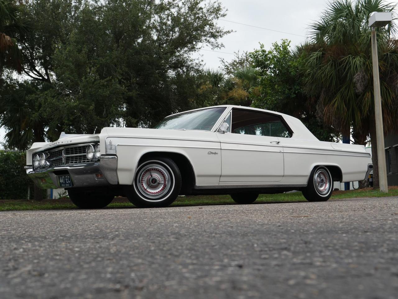 1963 Oldsmobile Starfire