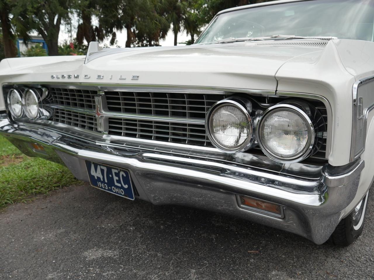 1963 Oldsmobile Starfire