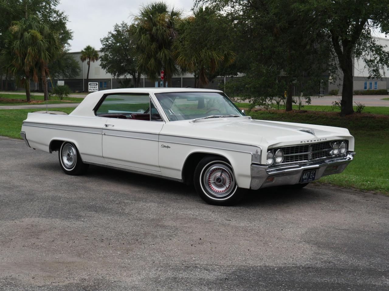 1963 Oldsmobile Starfire