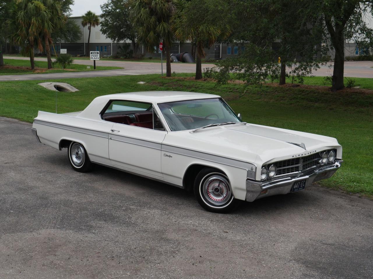 1963 Oldsmobile Starfire