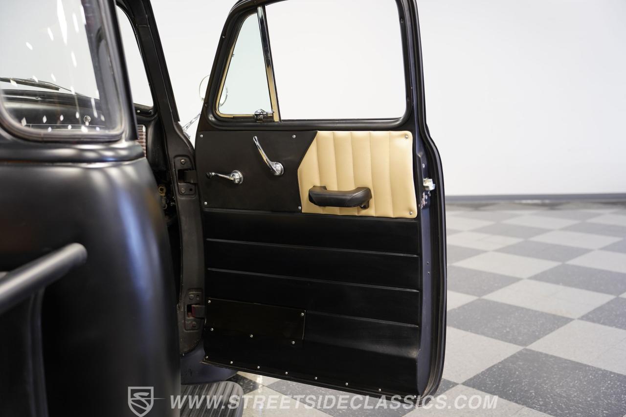 1952 Chevrolet 3100 5 Window Restomod