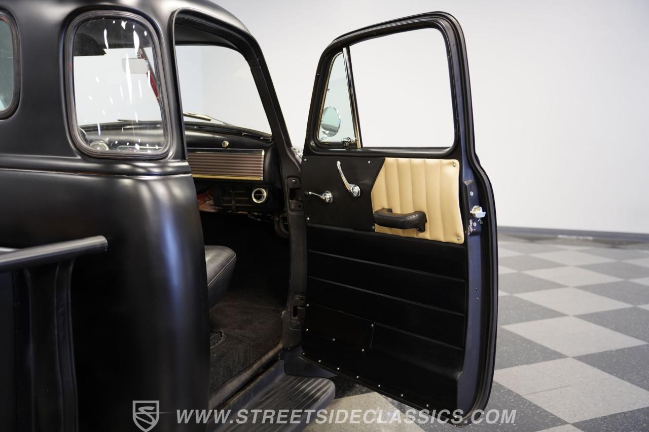 1952 Chevrolet 3100 5 Window Restomod