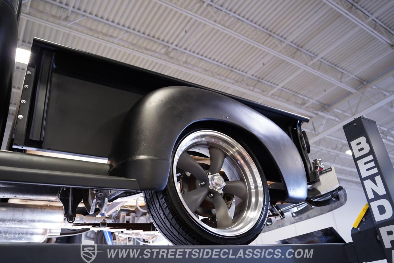 1952 Chevrolet 3100 5 Window Restomod