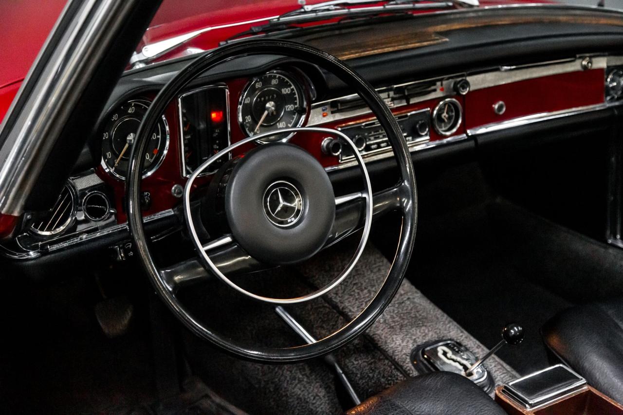 1970 Mercedes - Benz 280 SL Pagoda