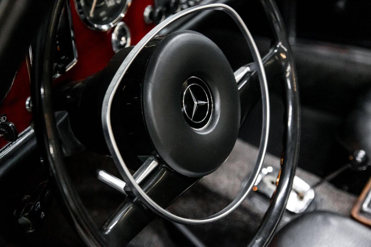 1970 Mercedes - Benz 280 SL Pagoda