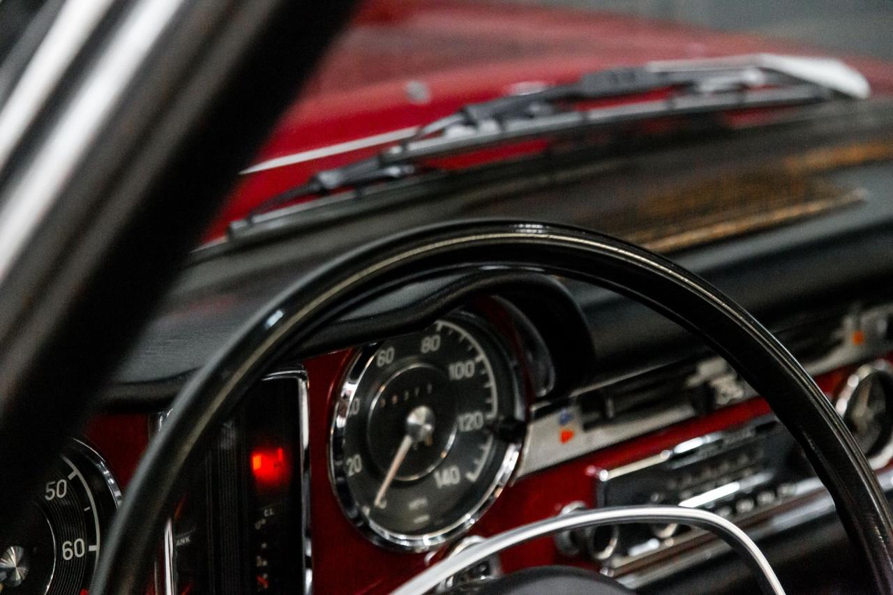 1970 Mercedes - Benz 280 SL Pagoda