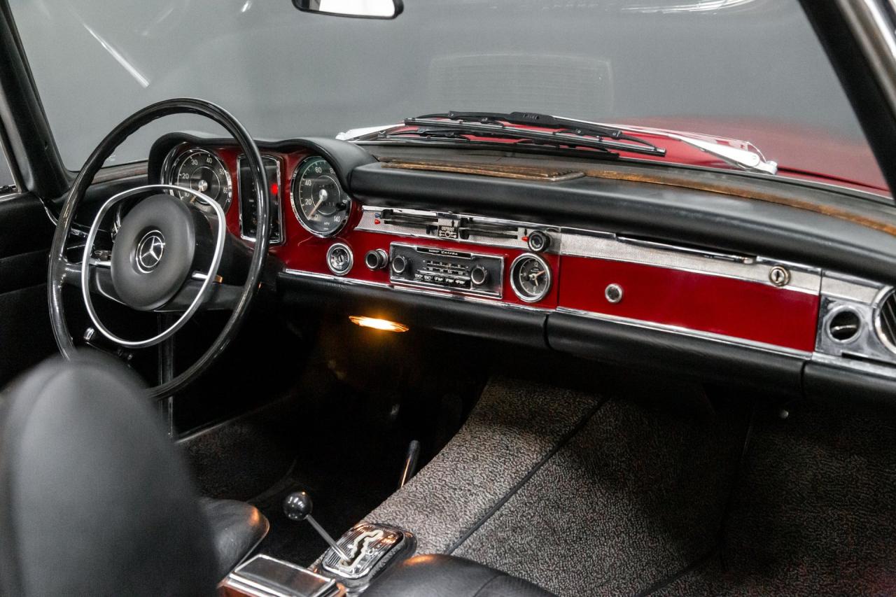 1970 Mercedes - Benz 280 SL Pagoda