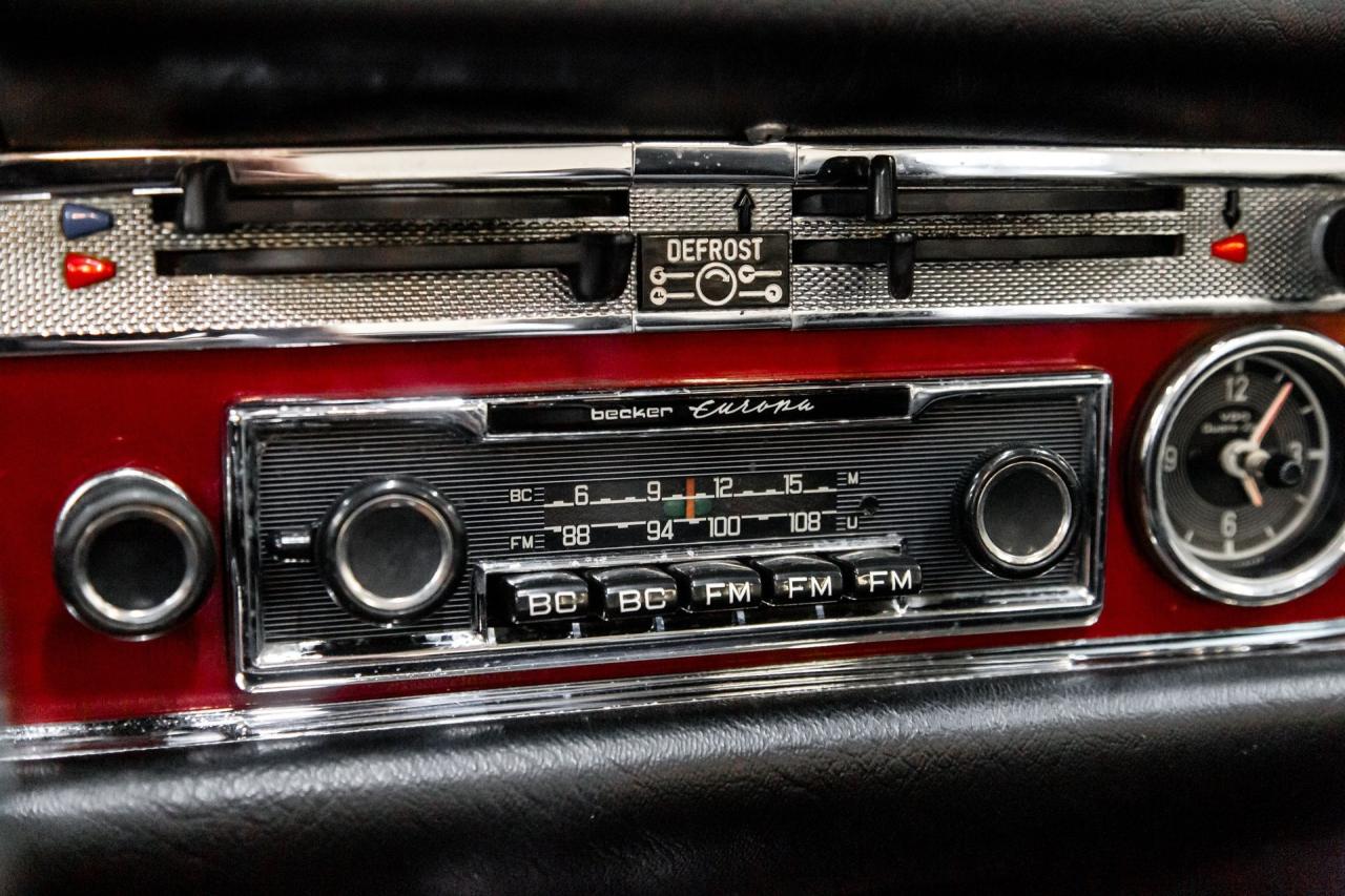 1970 Mercedes - Benz 280 SL Pagoda