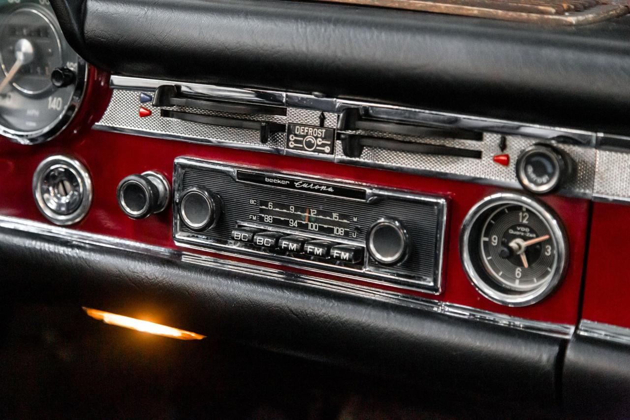 1970 Mercedes - Benz 280 SL Pagoda