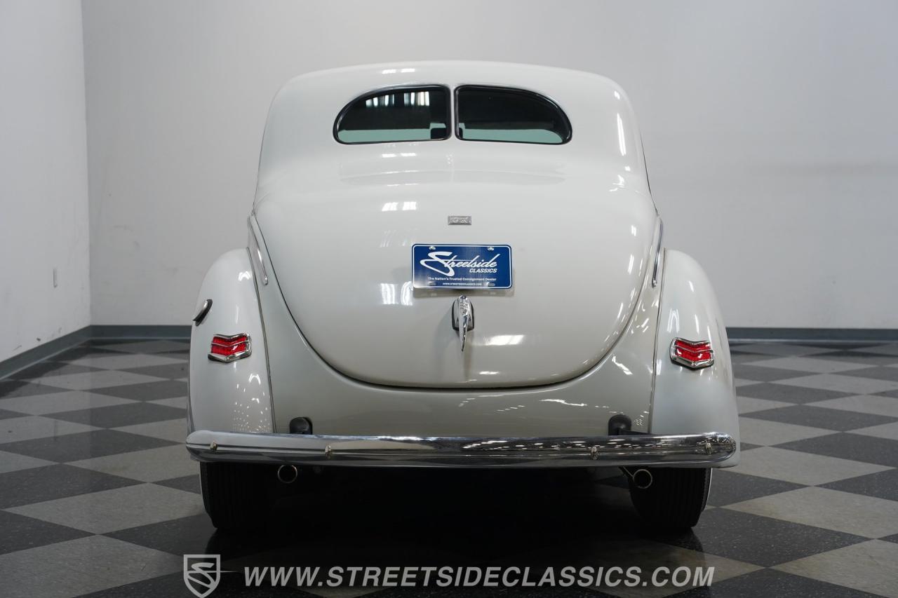 1940 Ford 5-Window Coupe