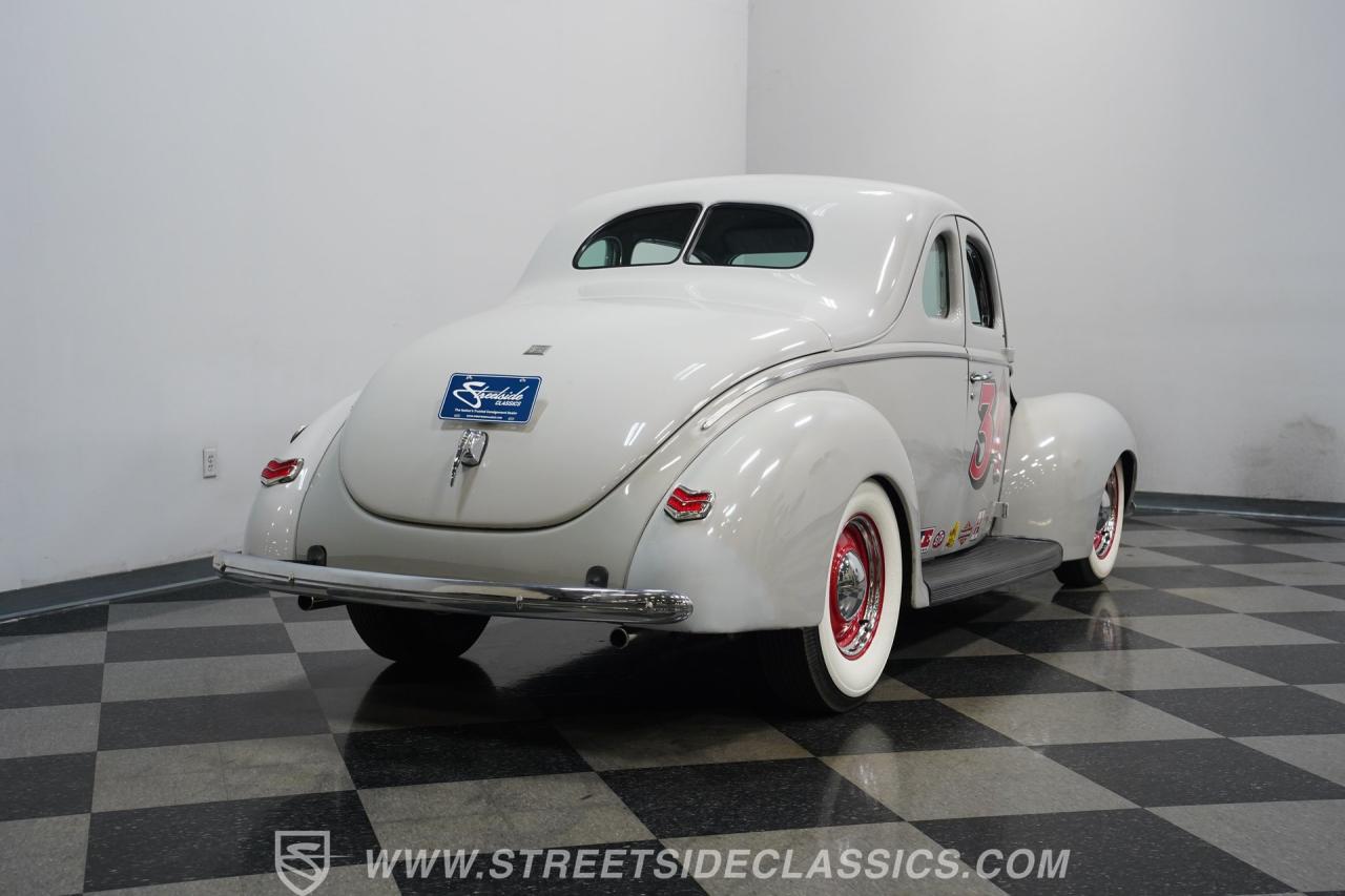 1940 Ford 5-Window Coupe