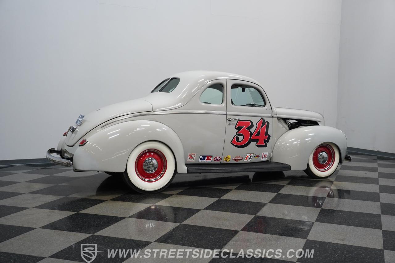 1940 Ford 5-Window Coupe