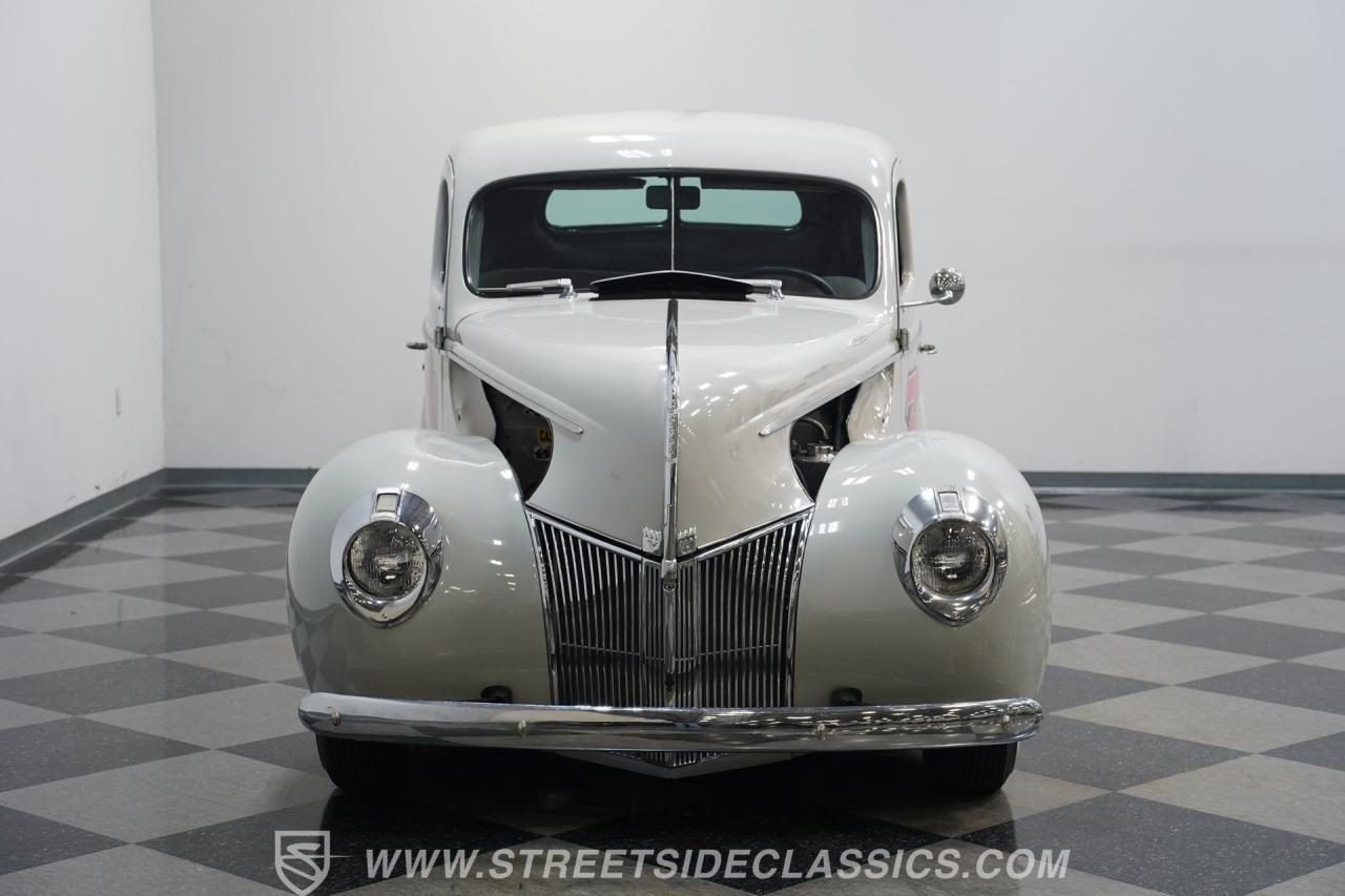 1940 Ford 5-Window Coupe