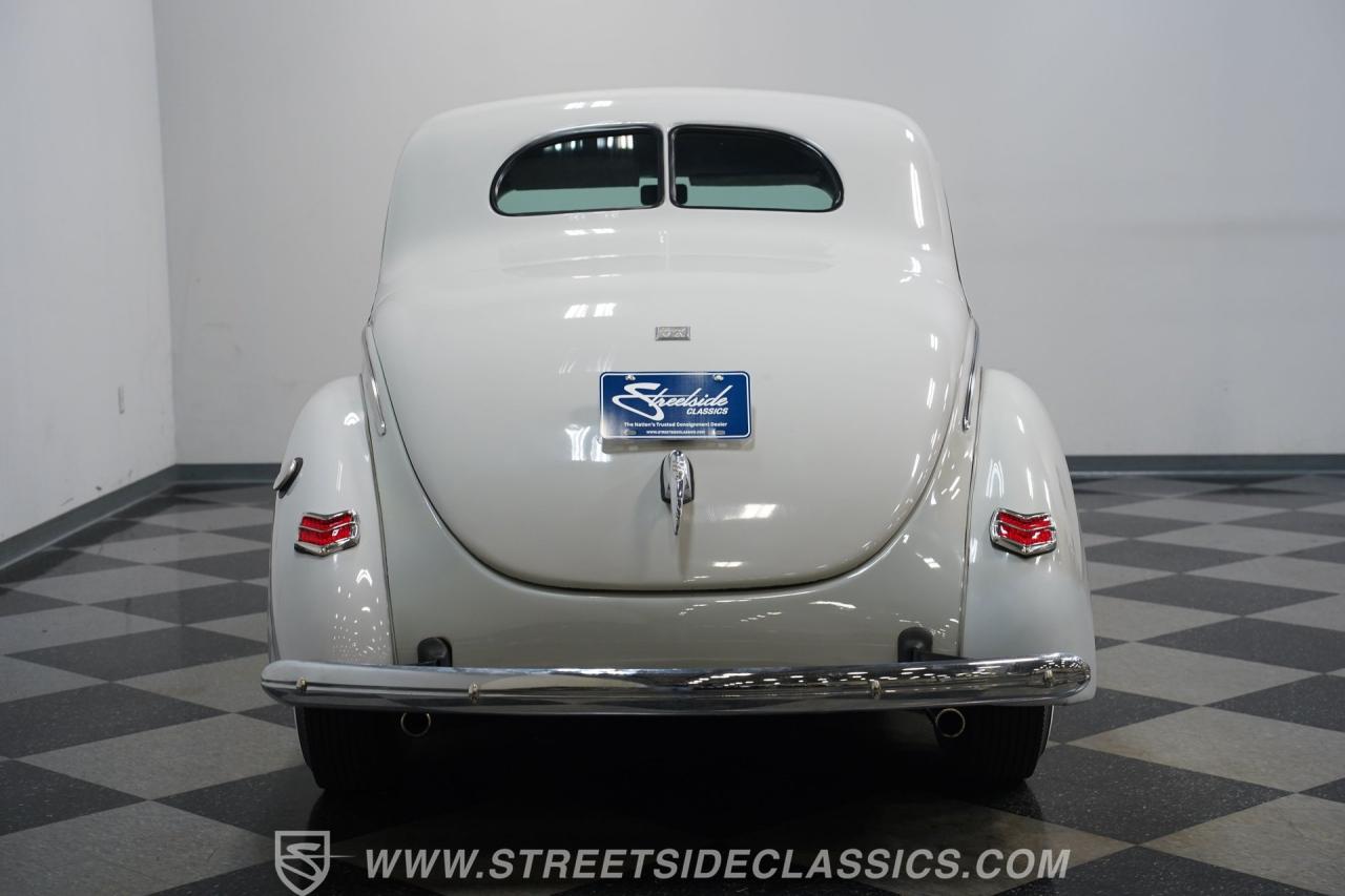 1940 Ford 5-Window Coupe