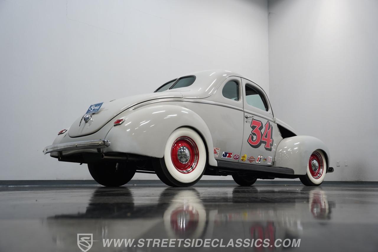1940 Ford 5-Window Coupe