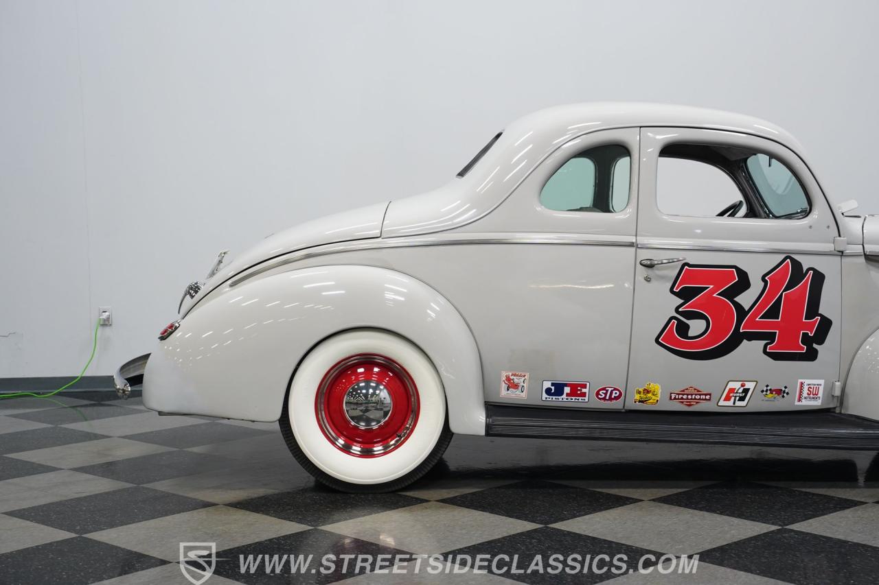 1940 Ford 5-Window Coupe