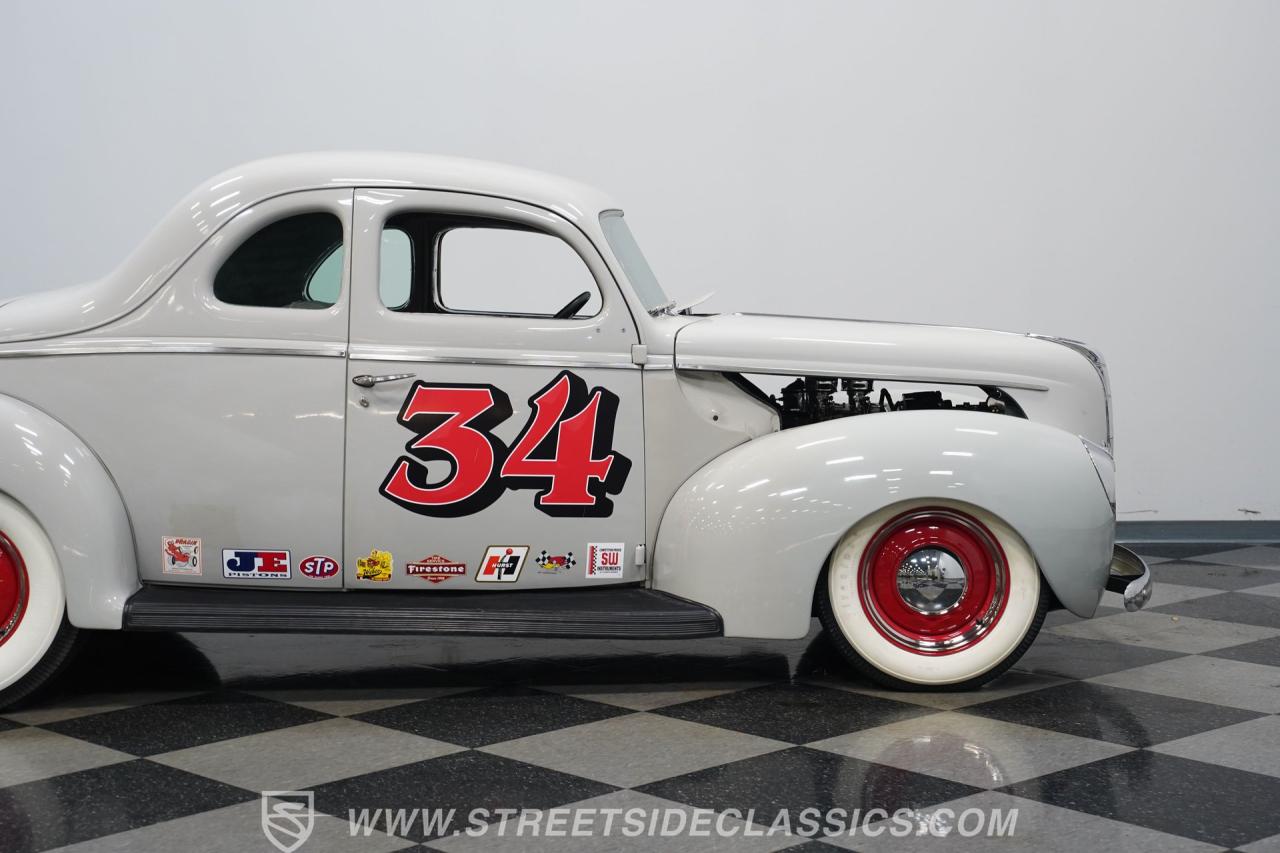 1940 Ford 5-Window Coupe