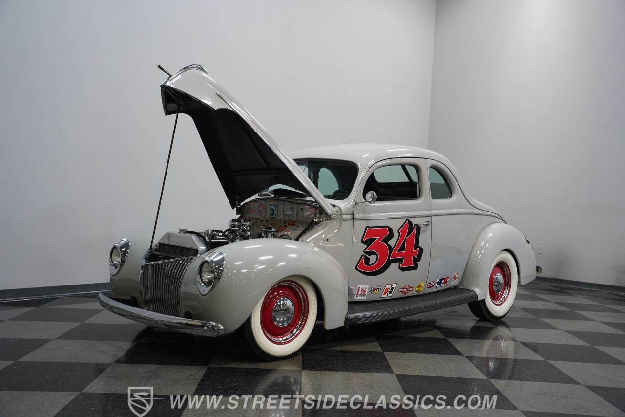 1940 Ford 5-Window Coupe