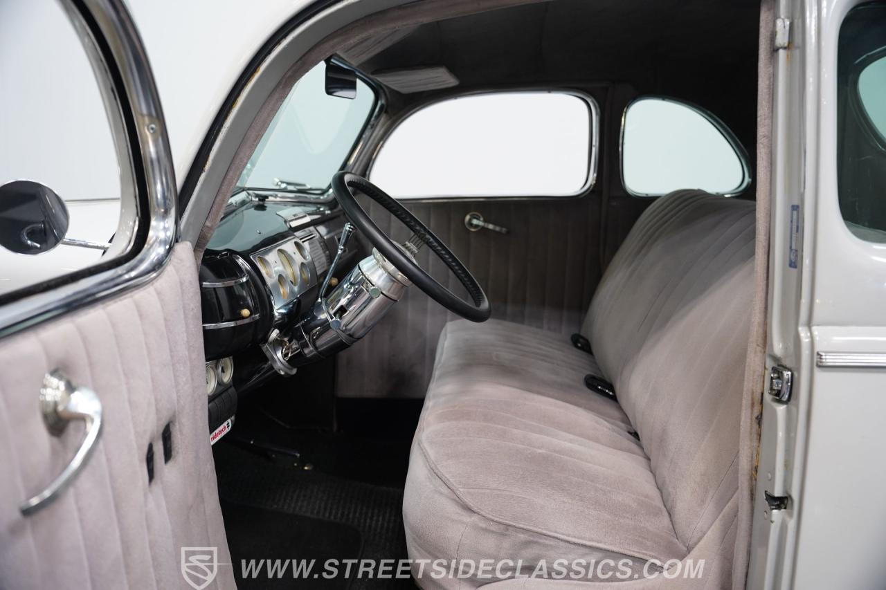 1940 Ford 5-Window Coupe