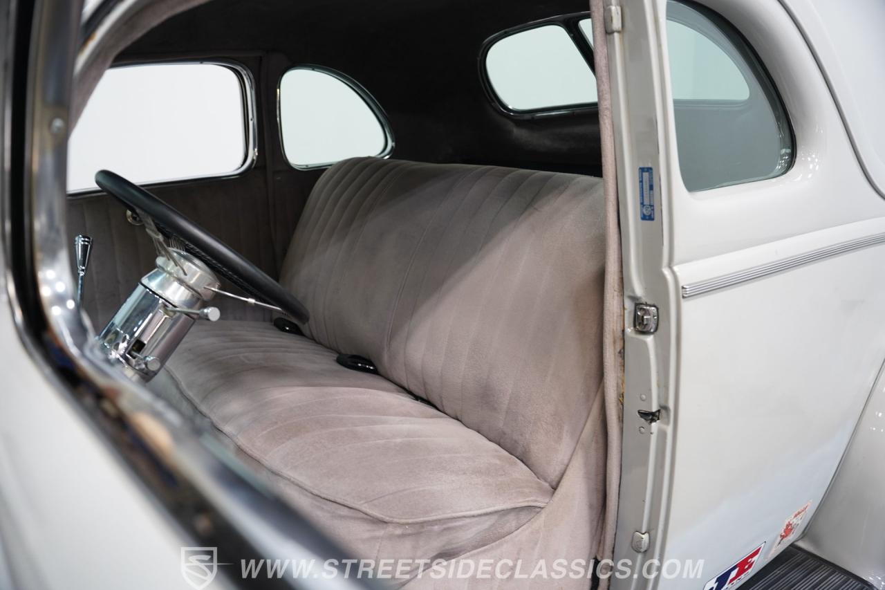 1940 Ford 5-Window Coupe