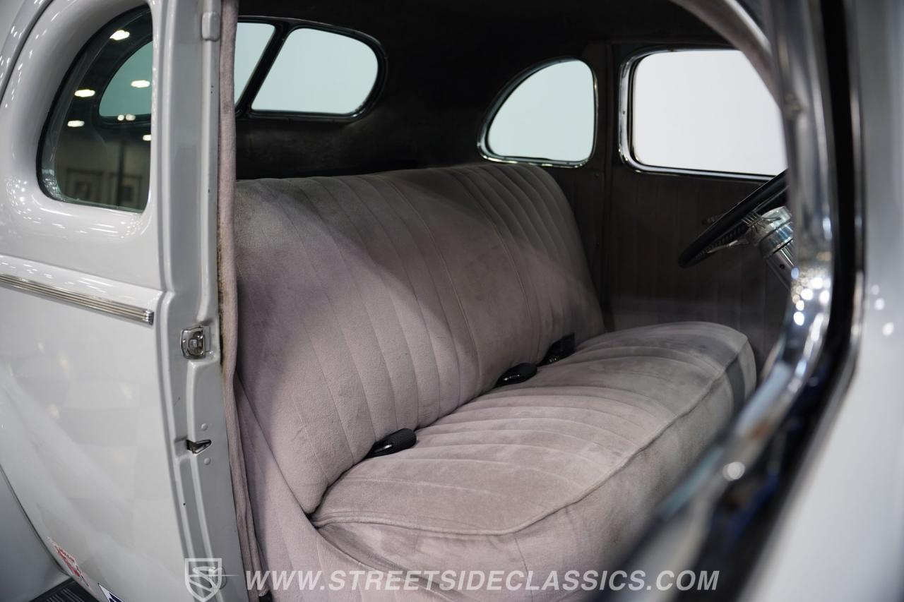 1940 Ford 5-Window Coupe