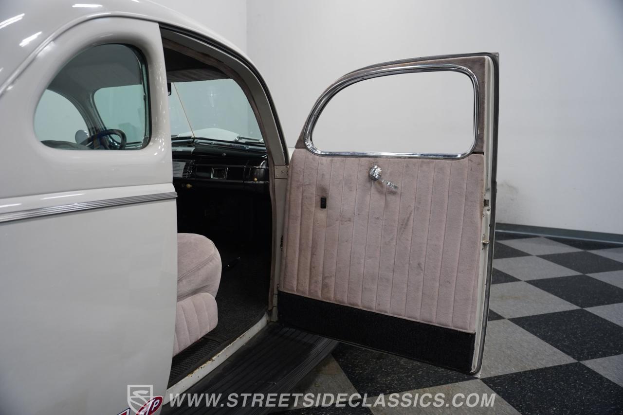 1940 Ford 5-Window Coupe