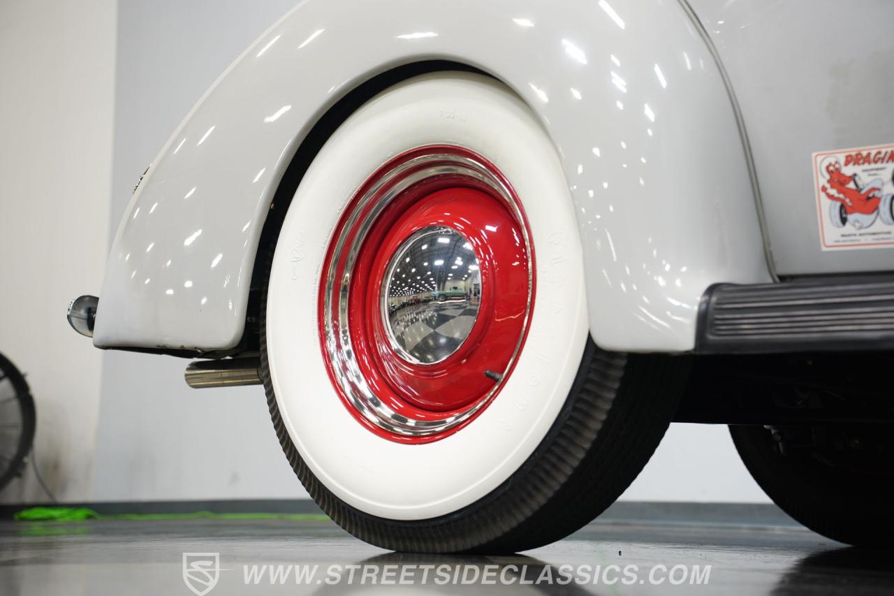 1940 Ford 5-Window Coupe