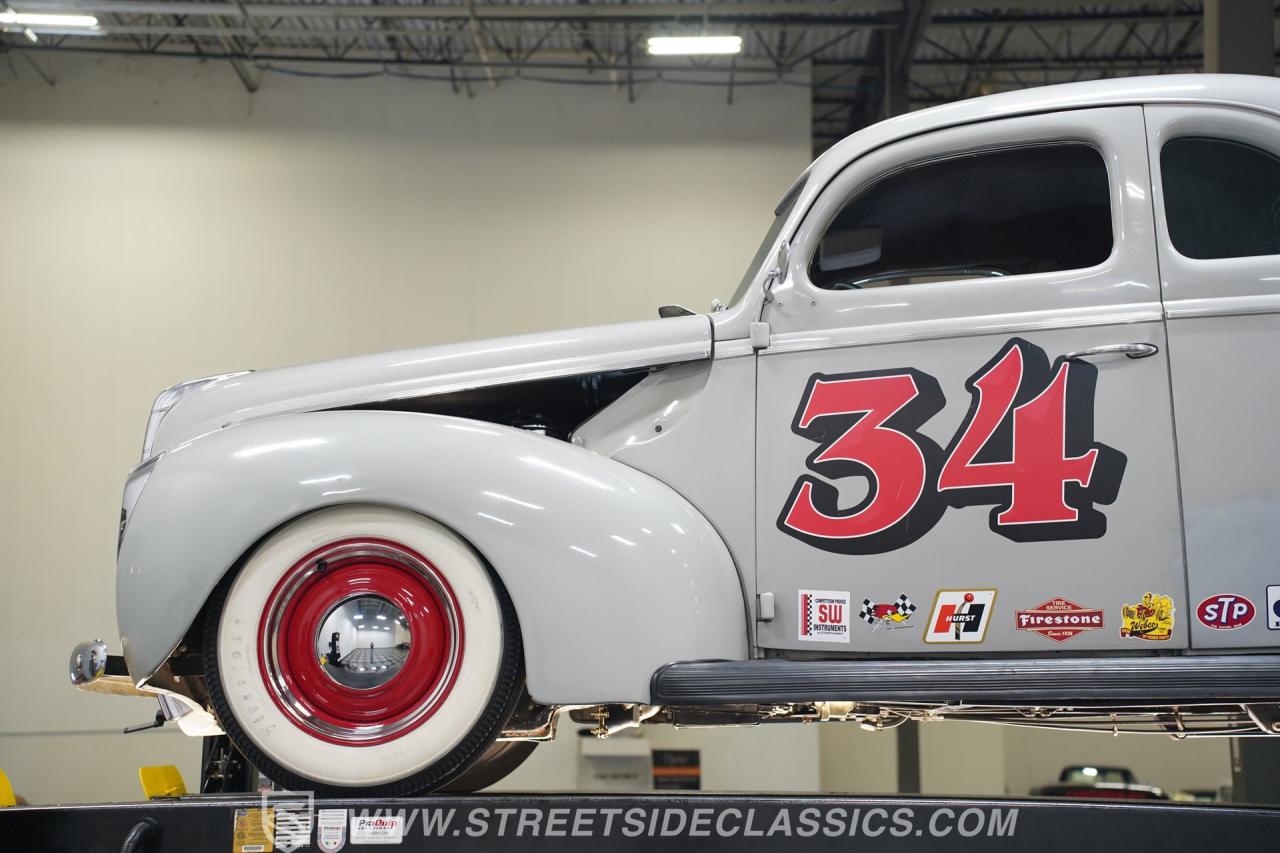1940 Ford 5-Window Coupe