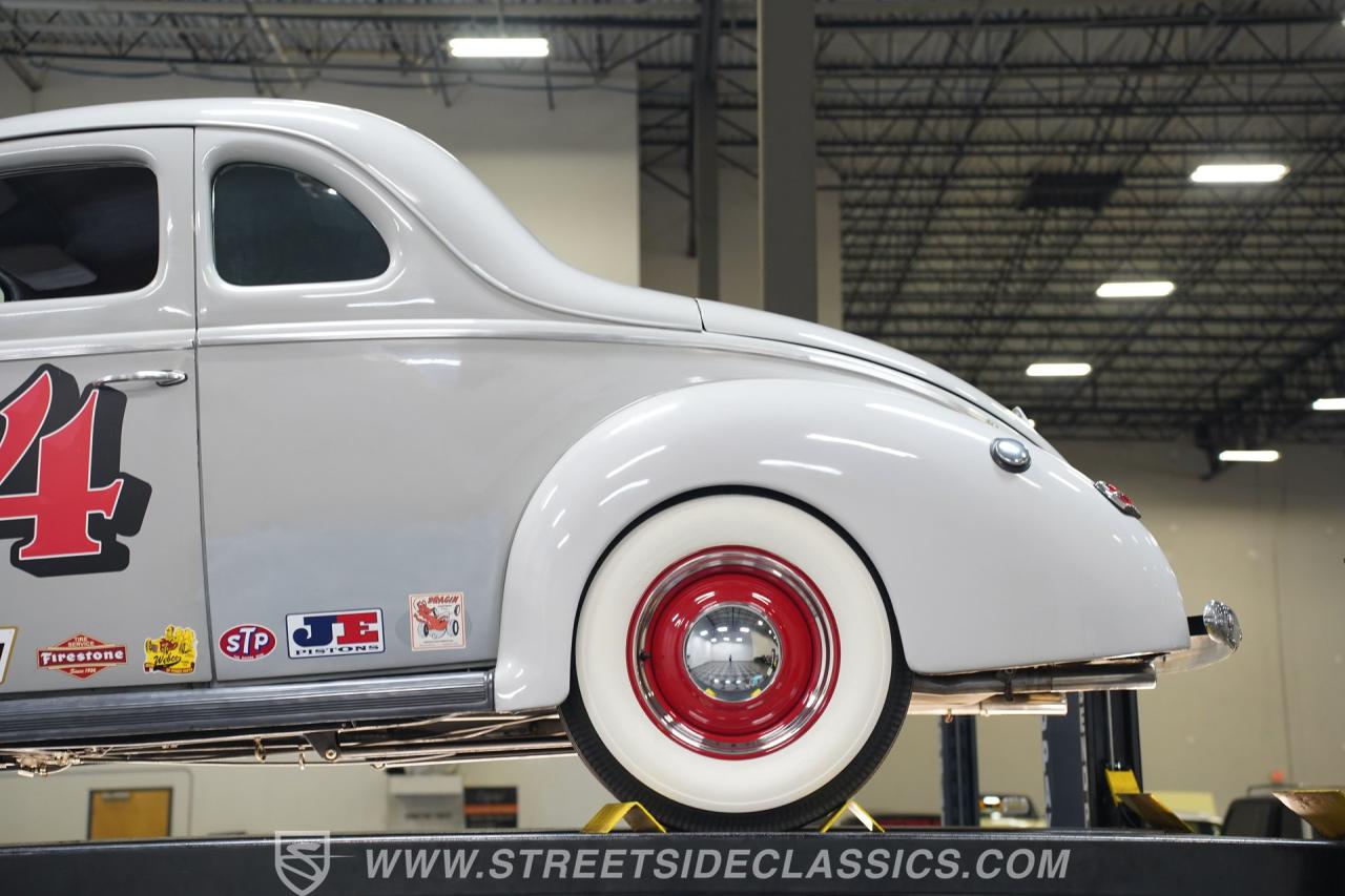 1940 Ford 5-Window Coupe