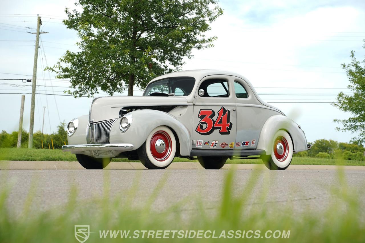 1940 Ford 5-Window Coupe