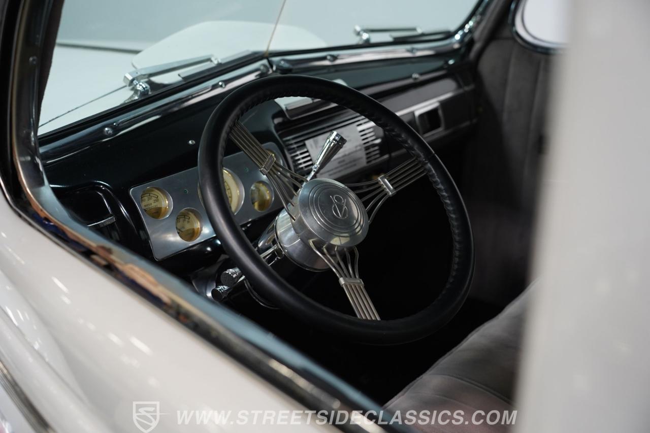 1940 Ford 5-Window Coupe